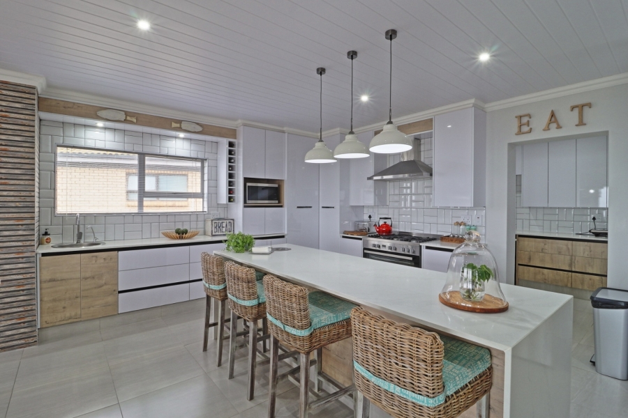 4 Bedroom Property for Sale in Monte Christo Western Cape